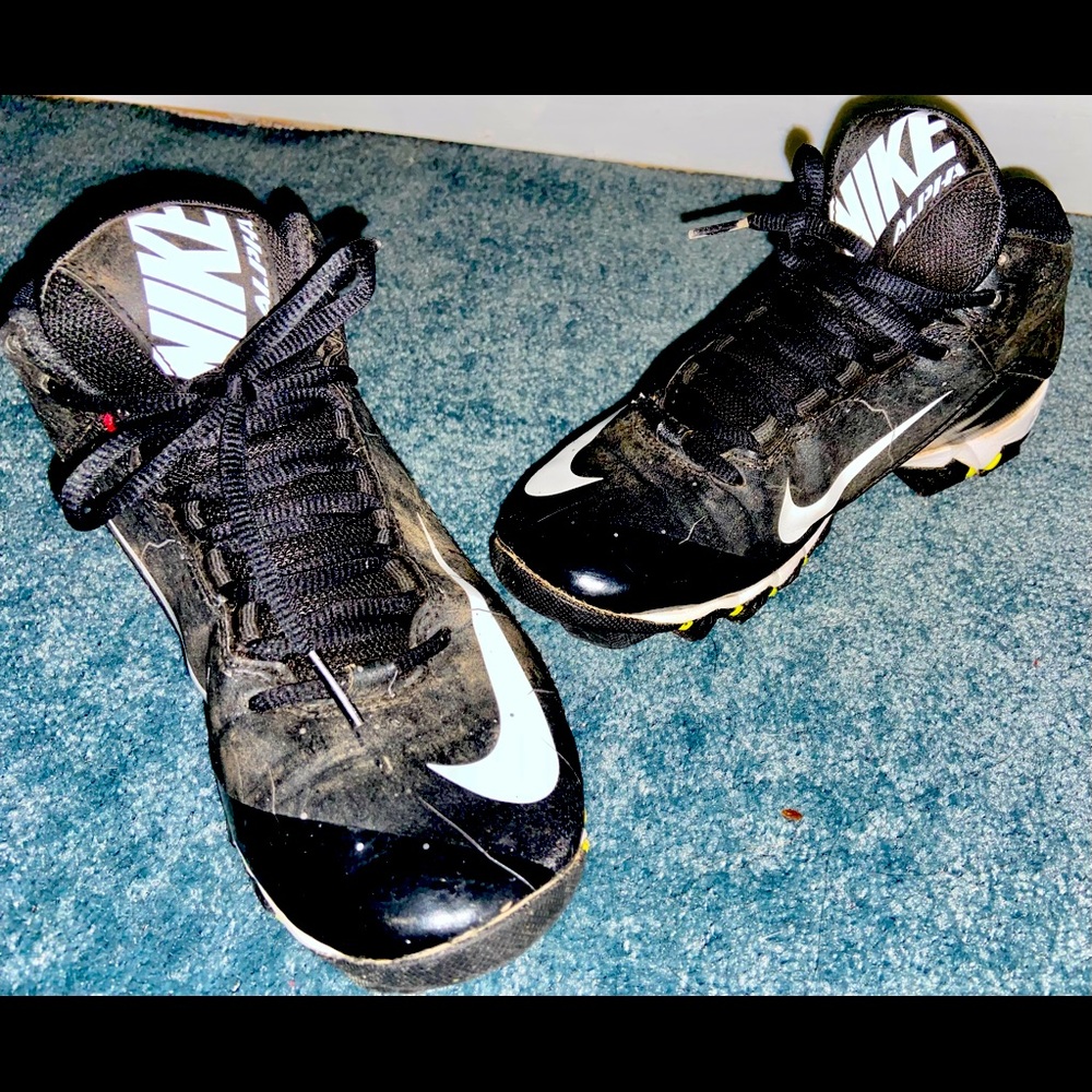 Awesome Nike Alpha fast flex football cleats kids! Sz. 4y!